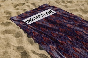 RĘCZNIK Czerwone zygzaki z twoim dowolnym tekstem 150x75cm 017I