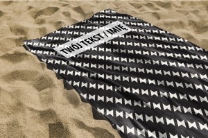 RĘCZNIK Geometryczne kokardy z twoim dowolnym tekstem 100x75cm 021D